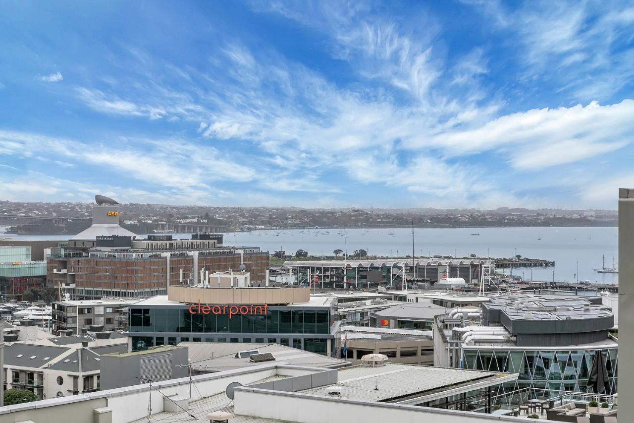 Corporates Delight + Roof Top Pool! オークランド エクステリア 写真