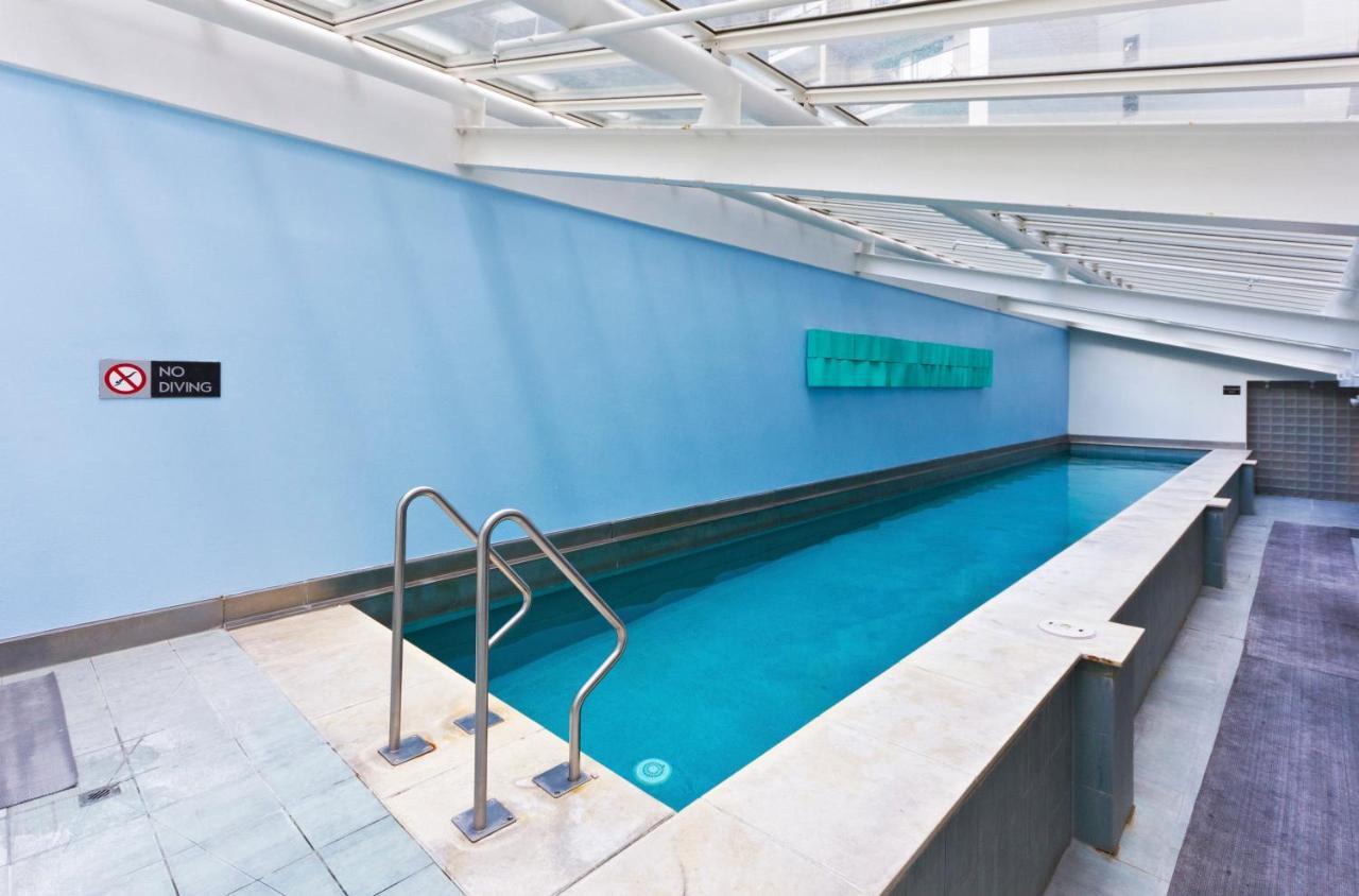 Corporates Delight + Roof Top Pool! オークランド エクステリア 写真